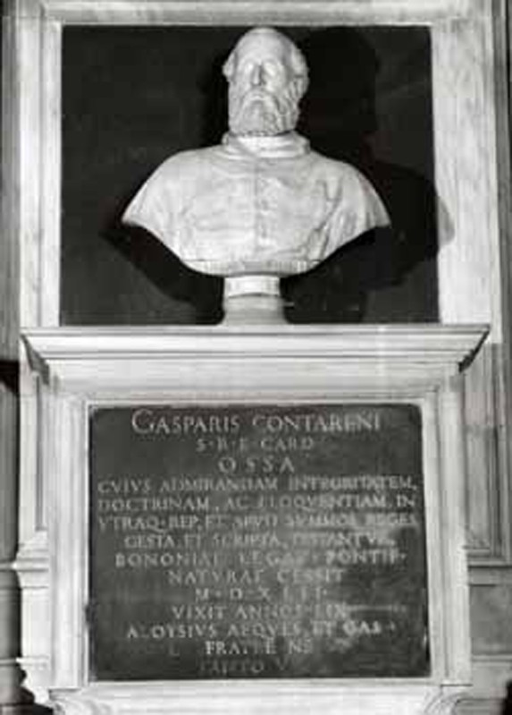Cattaneo D. (1542), Busto con lapide di Gasparo Contarini