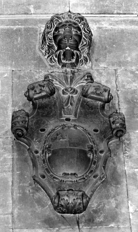 Maestranze venete seconda metà sec. XVIII, Bassorilievo con stemma e leone
