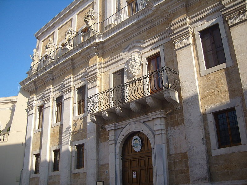 Biblioteca pubblica arcivescovile Annibale De Leo
