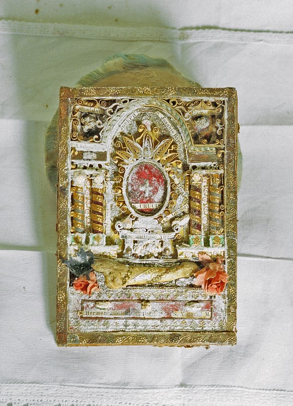 Ambito abruzzese secc. XVIII-XIX, Cornice con reliquie