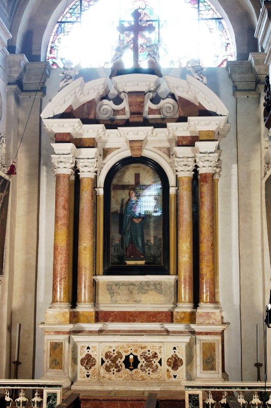 Rossi D. (1689), Altare laterale della Madonna addolorata