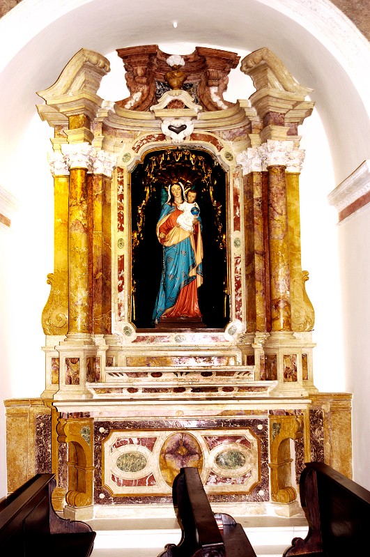 Benedetti C. (1714-1723), Altare laterale della Madonna del rosario