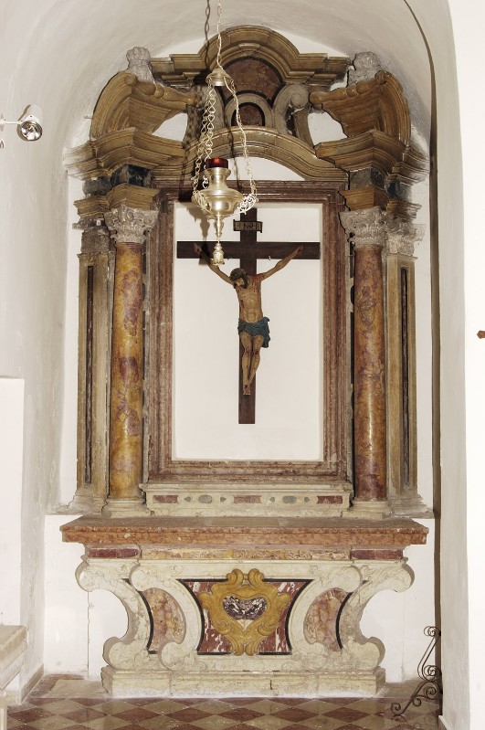Maestranze castionesi secondo quarto sec. XVIII, Altare laterale del Crocifisso