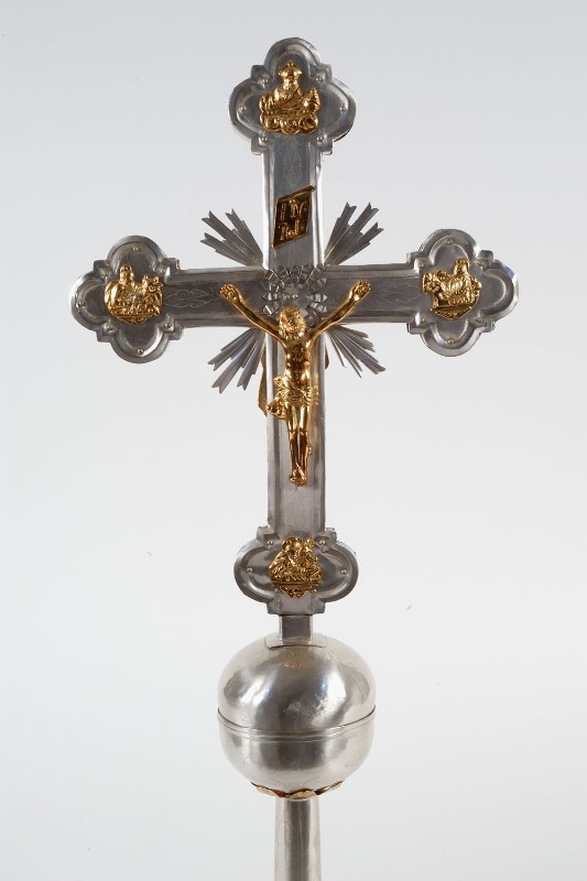 Bott. friulana sec. XIX, Croce astile con la Madonna stante
