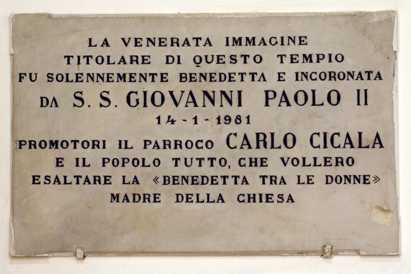 Bott. italiana ultimo quarto sec. XX, Epigrafe in marmo bianco inciso