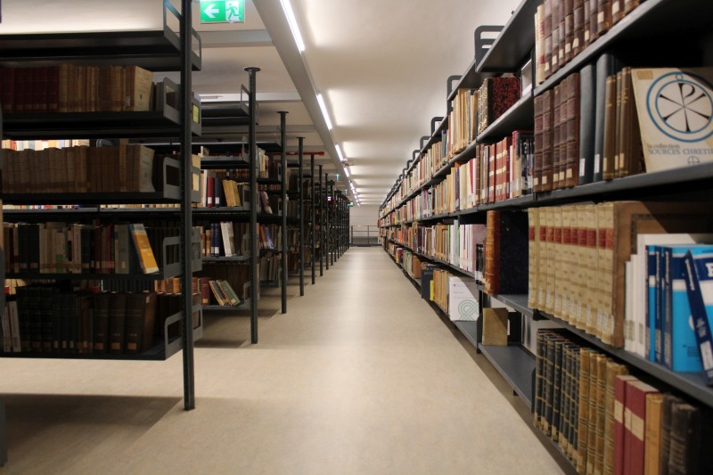 Biblioteca Peter-Hans Kolvenbach
