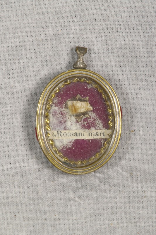 Bottega romagnola sec. XIX, Reliquiario a medaglione di San Romano martire