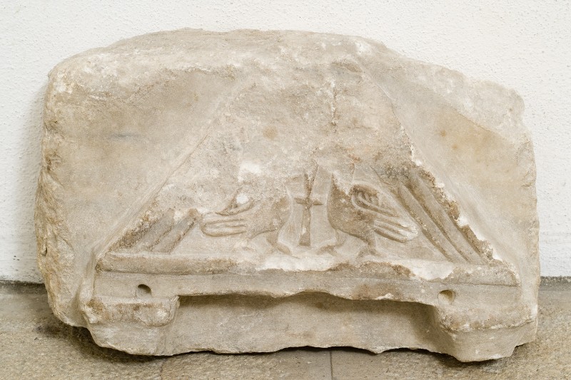Maestranze venete sec. VIII, Frammento di altare con colombe