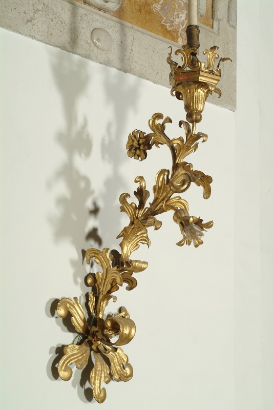Bottega veneta sec. XVIII, Candeliere da parete sotto il monumento di P. Valier