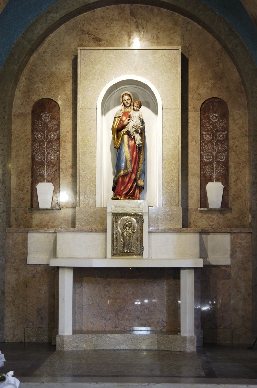 Tiella G. (1934), Altare della Madonna del Rosario