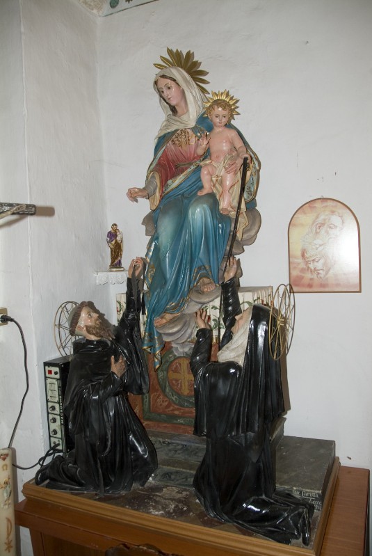 Caretta R. (1914), Statua Madonna della cintura tra santi