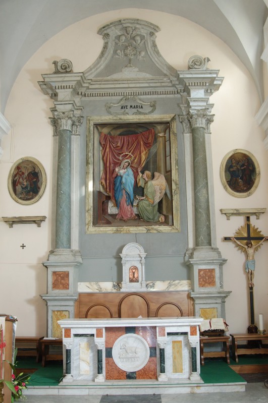 Maestranze umbre sec. XX, Altare maggiore in muratura dipinta