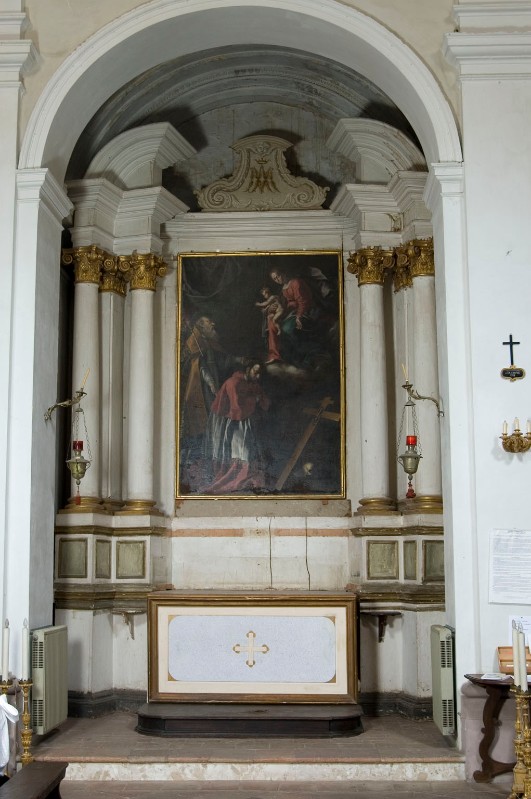 Maestranze umbre sec. XVIII, Altare mariano con colonne e cimasa