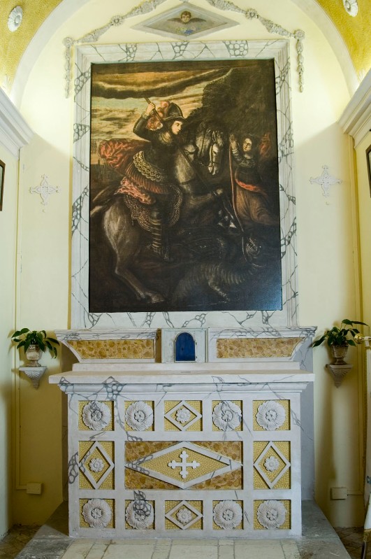 Maestranze umbre sec. XX, Altare laterale con pala di San Giorgio e il drago