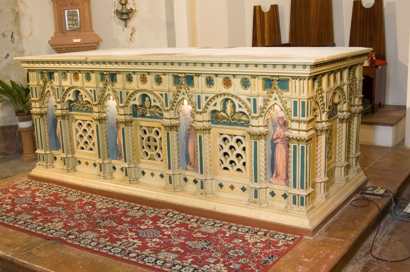 Angeletti R. - Biscarini F. sec. XIX, Altare maggiore in terracotta dipinta