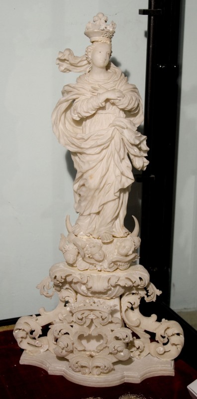 Ambito trapanese sec. XVIII, Statuetta dell'Immacolata concezione con base