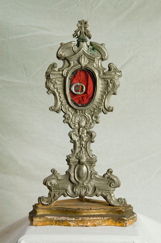 Bott. dell'Italia centr. sec. XVIII, Reliquiario in lamina con scudo 1/2