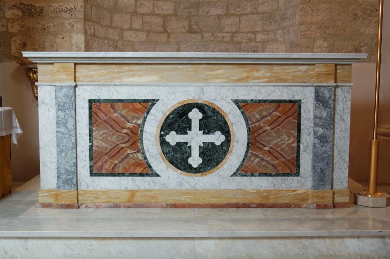 Bott. umbra sec. XX, Altare maggiore in marmo policromo