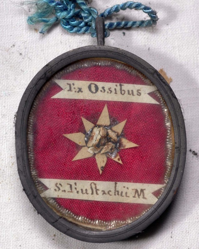 Bottega abruzzese sec. XIX, Reliquiario a medaglione di S. Eustachio martire