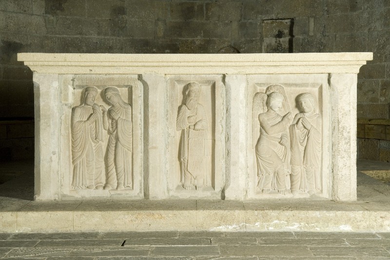Ambito lombardo-emiliano secc. XII e XX, Altare maggiore in pietra scolpita