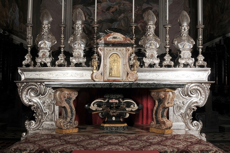 Dosi M. A. (1733-34), Altare maggiore
