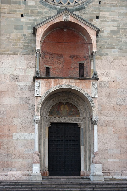 Bott. di Nicholaus da Ferrara e Wiligelmo sec. XII-XIX, Protiro in pietra