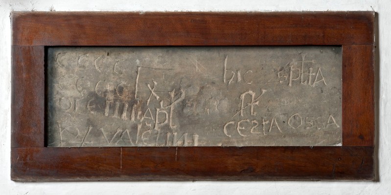 Bottega trentina (860), Tegola con iscrizione