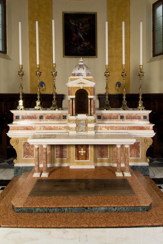Rivani G. sec. XX, Altare maggiore