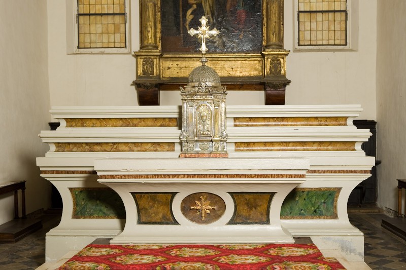Maestranze romagnole sec. XIX, Altare maggiore con croce raggiata
