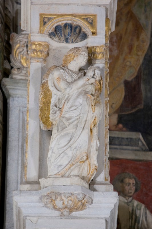 Guardi A. metà sec. XV, San Gabriele arcangelo in marmo bianco scolpito e dorato