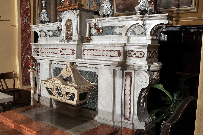 Maestranze piacentine sec. XIX, Altare maggiore in marmi policromi