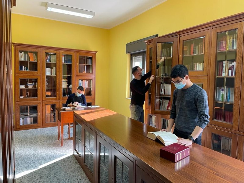 Biblioteca del Pontificio Seminario Regionale Sardo
"Mons. Efisio Spettu"