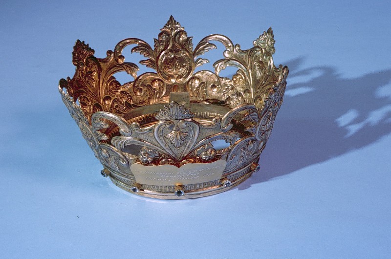 Bott. campana (1962), Corona di statua in oro sbalzato