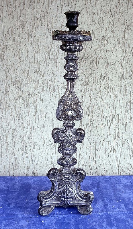Abbate A. sec. XIX, Candeliere in argento sbalzato e inciso 5/5