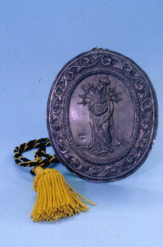 Bott. amalfitana sec. XIX, Insegna del Priore in argento sbalzato e inciso