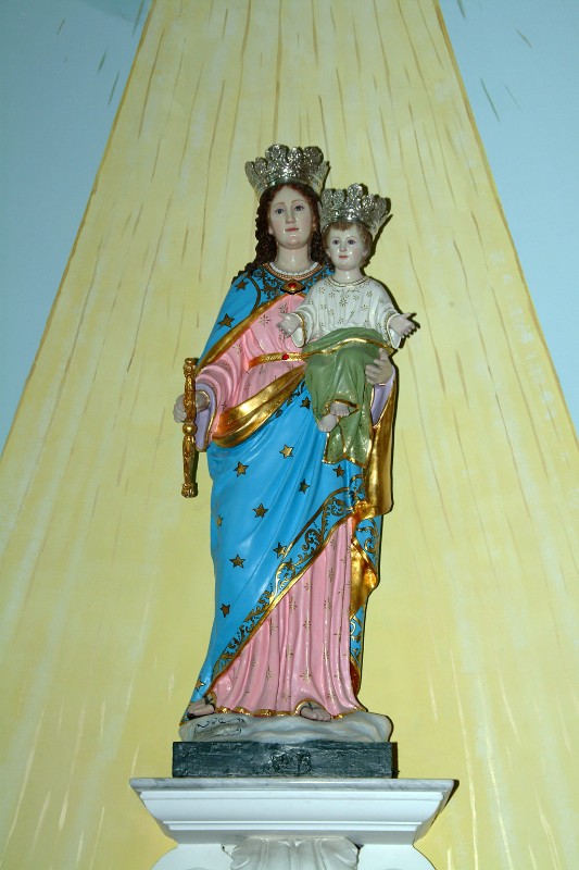 Emma G. (1924), Statua di Maria ausiliatrice