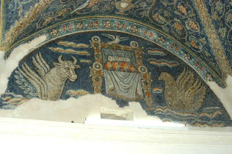 Mosaicista campano sec. V, Mosaico con cattedra e simboli
