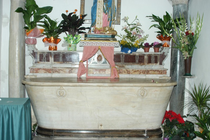 Maestranze campane sec. I-XVIII, Altare di Santa Matrona