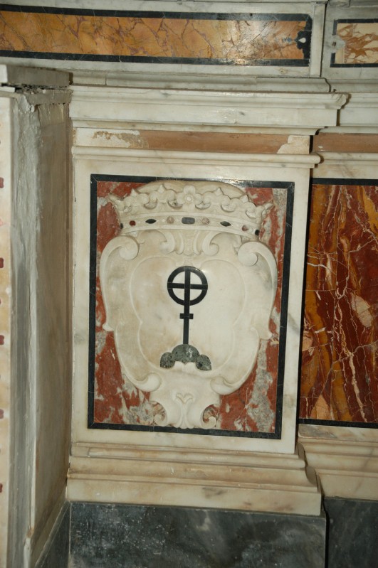Marmoraro campano sec. XVIII, Stemma destro altare Madonna di Montevergine