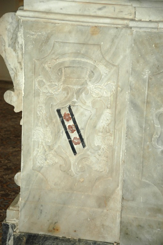 Marmoraro campano sec. XVIII, Scultura altare della Madonna di Montevergine 2/3