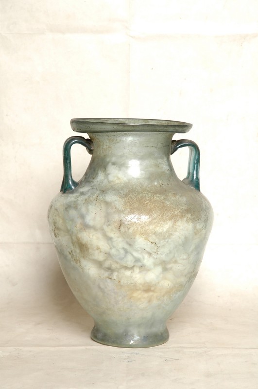 Ambito romano sec. II, Vaso di vetro verde