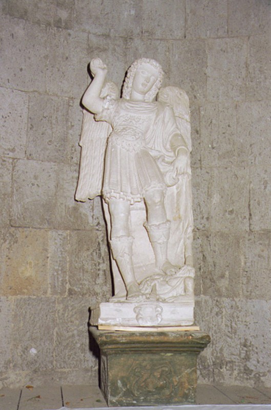Ambito campano sec. XVI, San Michele arcangelo statua