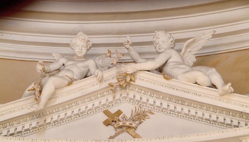 Maestranze siciliane sec. XIX, Gruppo scultoreo con Angioletti reggifronde