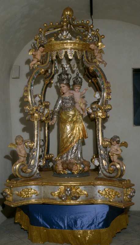 Ambito piemontese metà sec. XIX, Baldacchino processionale dorato e statua