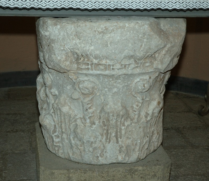 Marmoraio laziale sec. II, Capitello di altare
