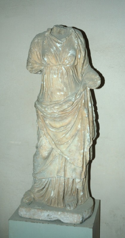 Ambito dell'Italia meridionale sec. II, Statua con Hygicia