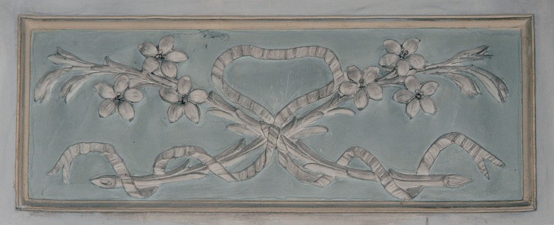 Bottega eugubina sec. XVIII, Bassorilievo in stucco bianco e celeste