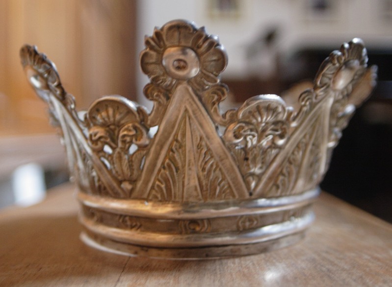 Bottega campana sec. XIX, Corona di statua in argento