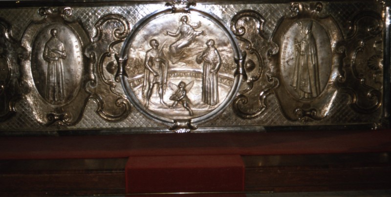 Occhibianchi A. (1958), Paliotto dell'altare maggiore