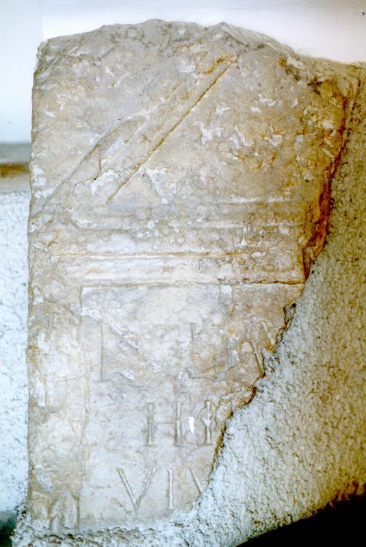 Bottega urbisagliese secc. I-II d. C., Cippo